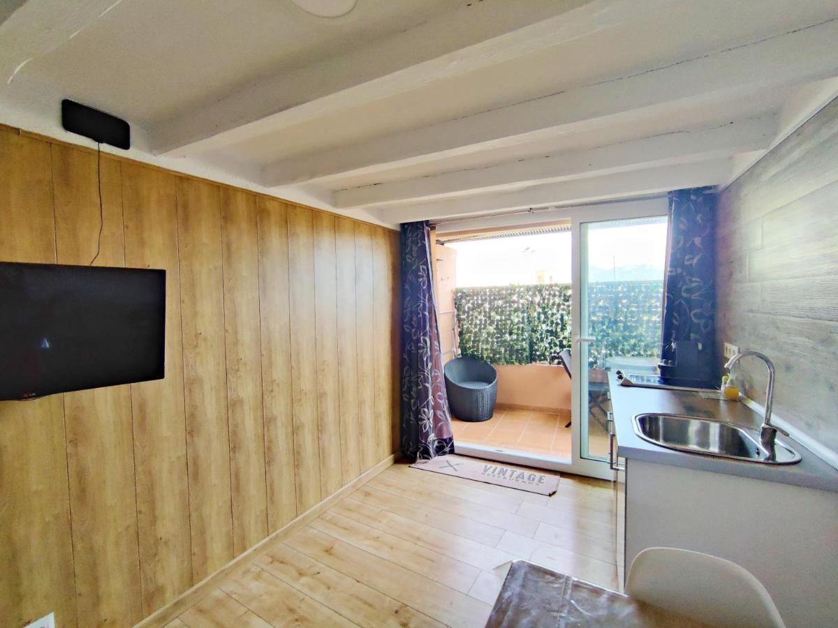 Apartament Corbatera Cim Apartaments 科尔努德利亚 外观 照片