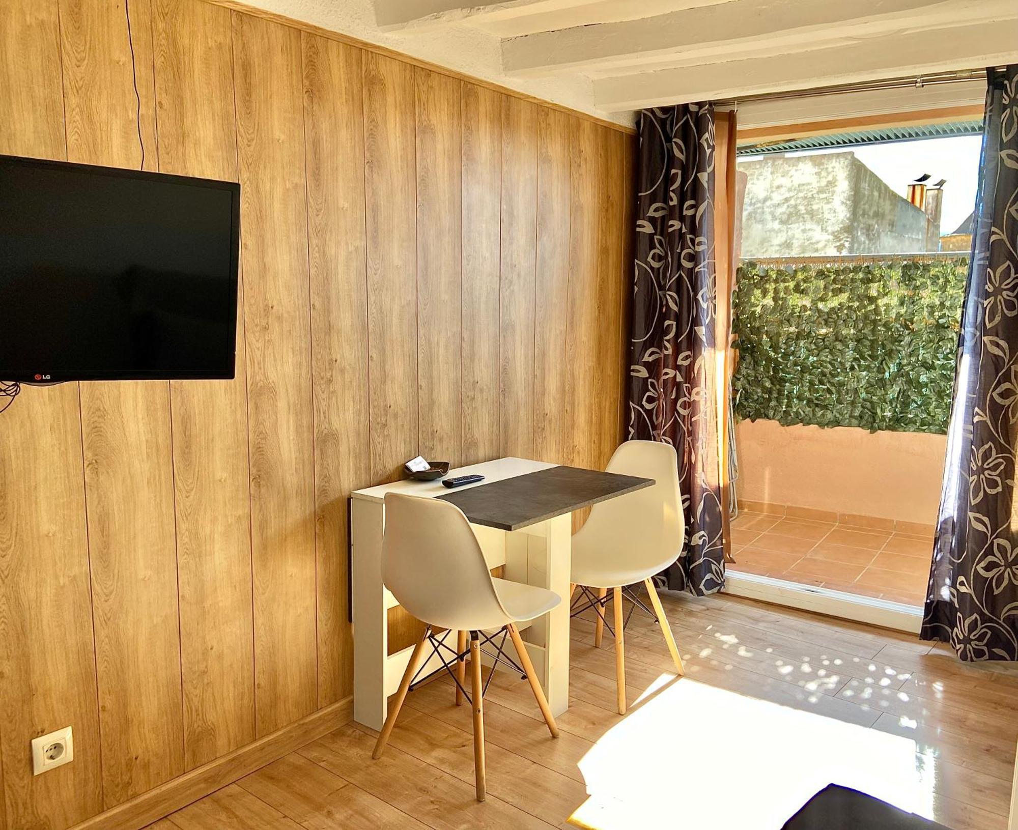 Apartament Corbatera Cim Apartaments 科尔努德利亚 外观 照片