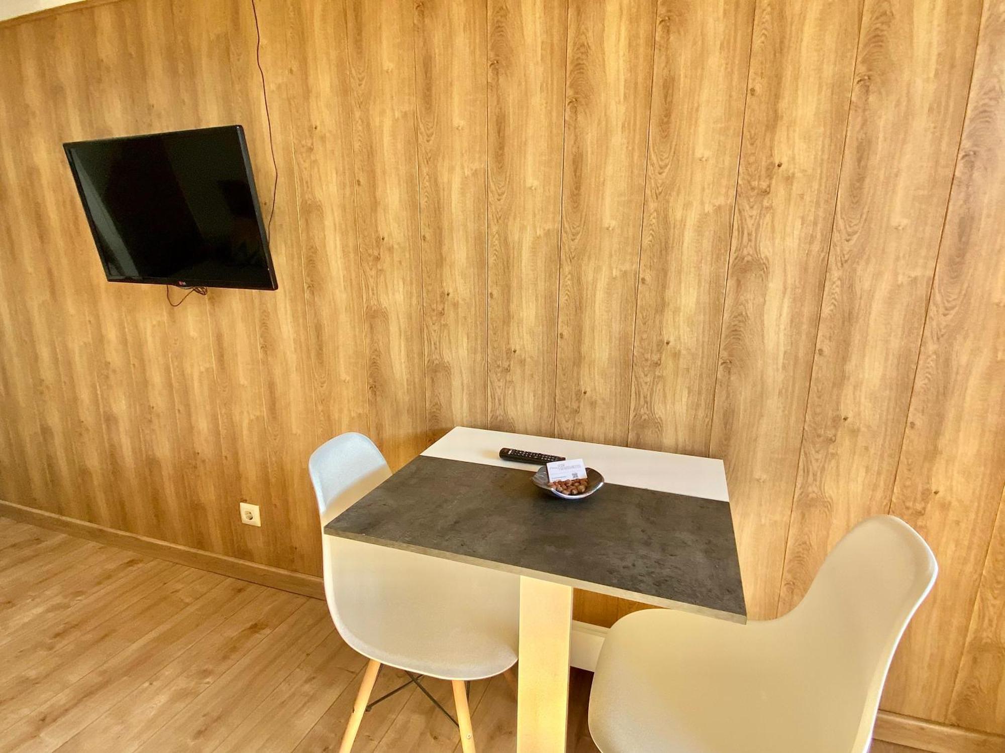 Apartament Corbatera Cim Apartaments 科尔努德利亚 外观 照片